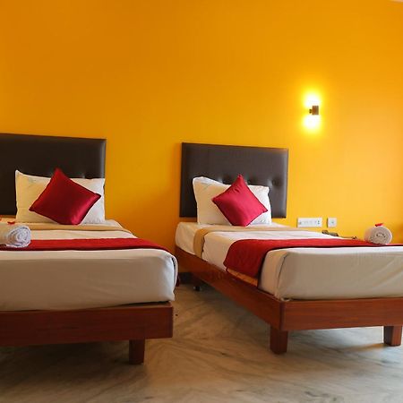 Pondy Southern Residency Puduccseri Kültér fotó