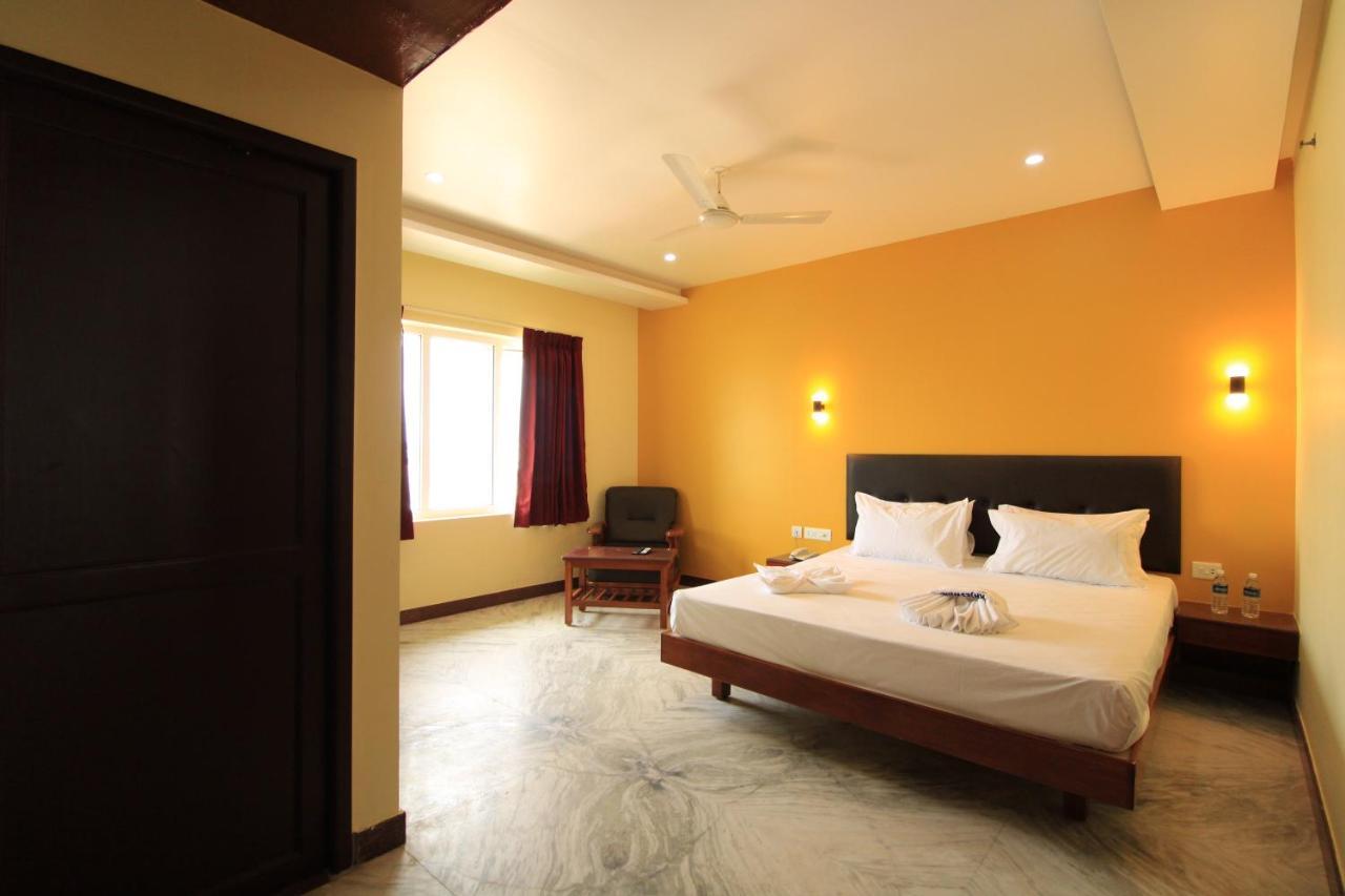 Pondy Southern Residency Puduccseri Kültér fotó
