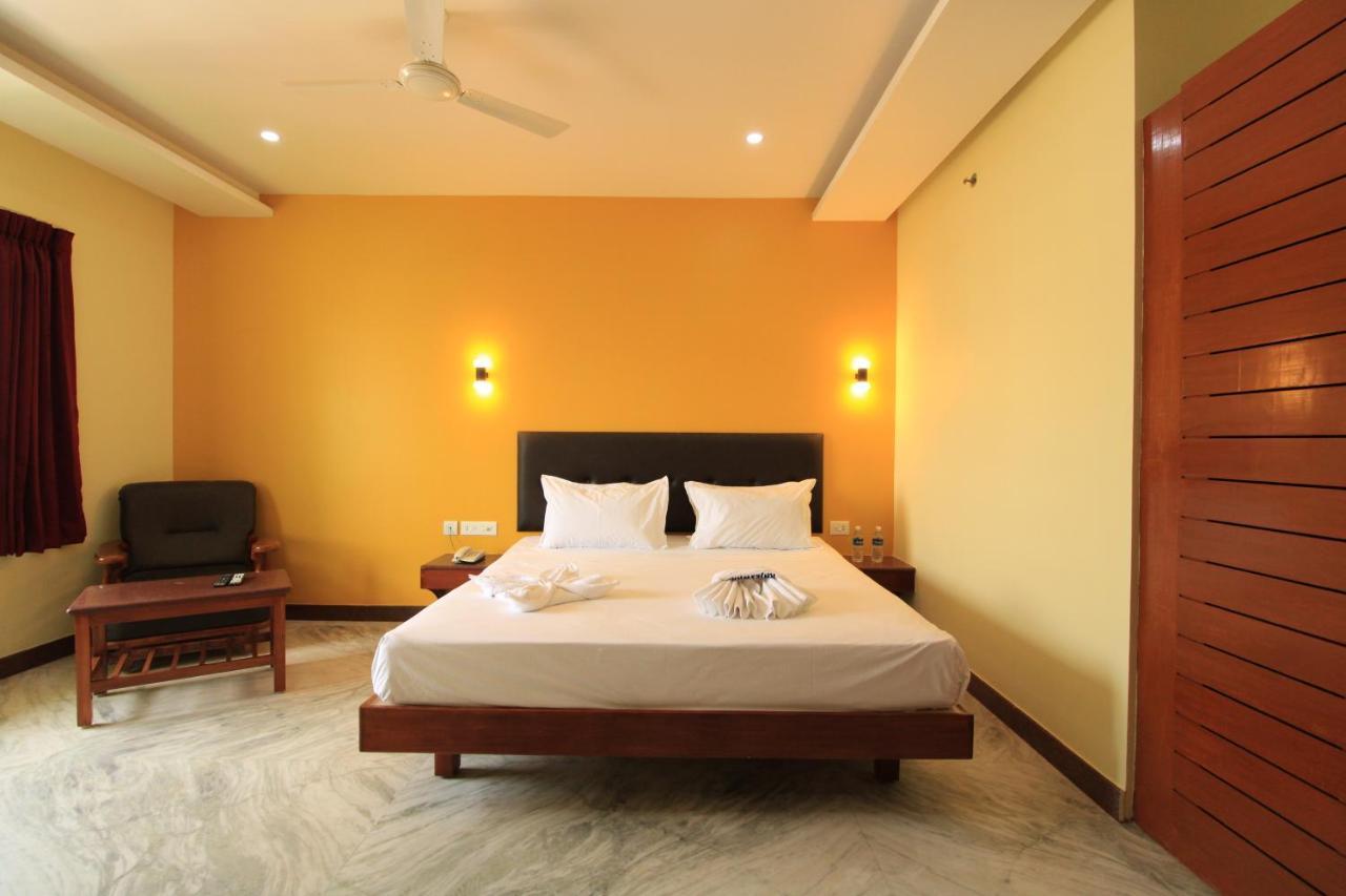 Pondy Southern Residency Puduccseri Kültér fotó