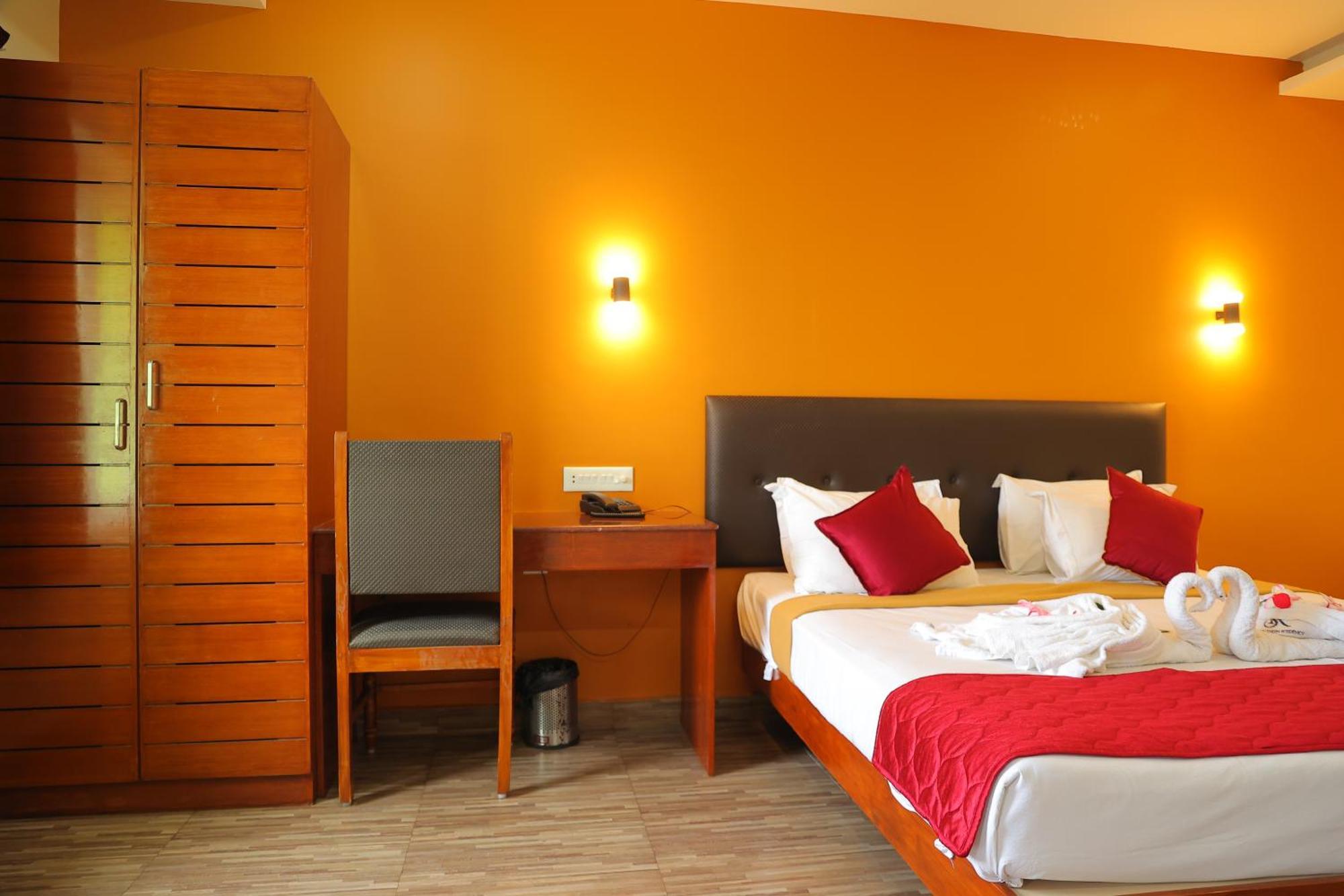 Pondy Southern Residency Puduccseri Kültér fotó