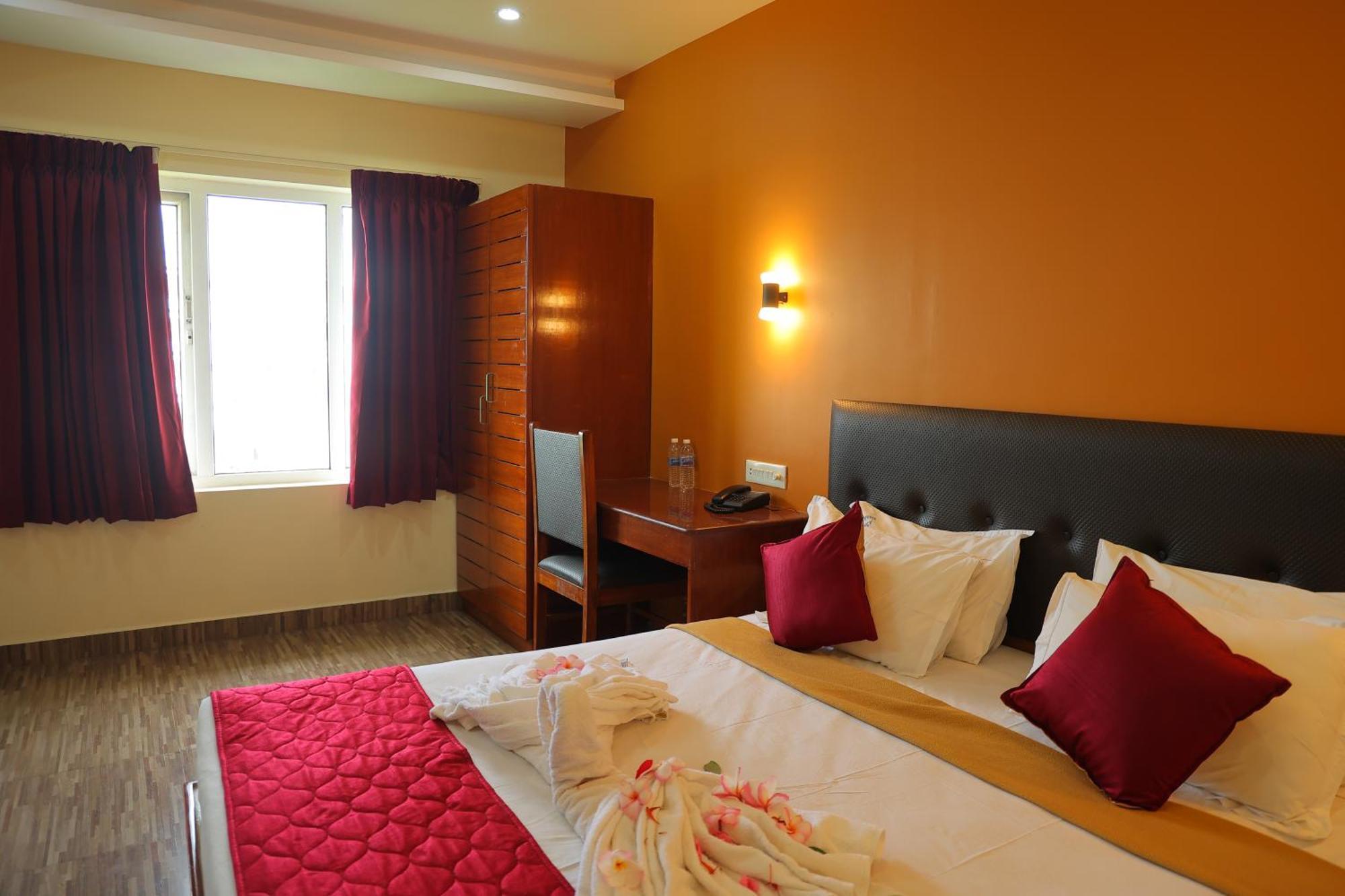 Pondy Southern Residency Puduccseri Kültér fotó