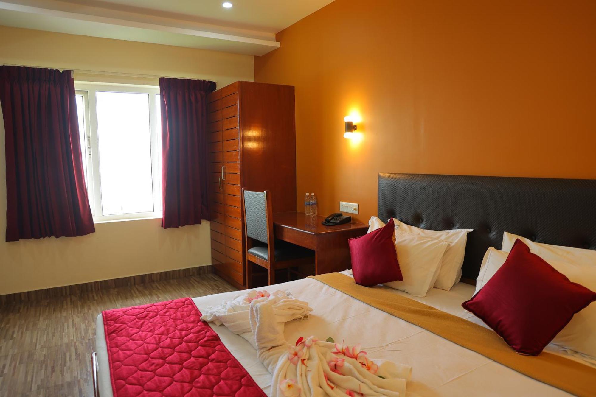 Pondy Southern Residency Puduccseri Kültér fotó