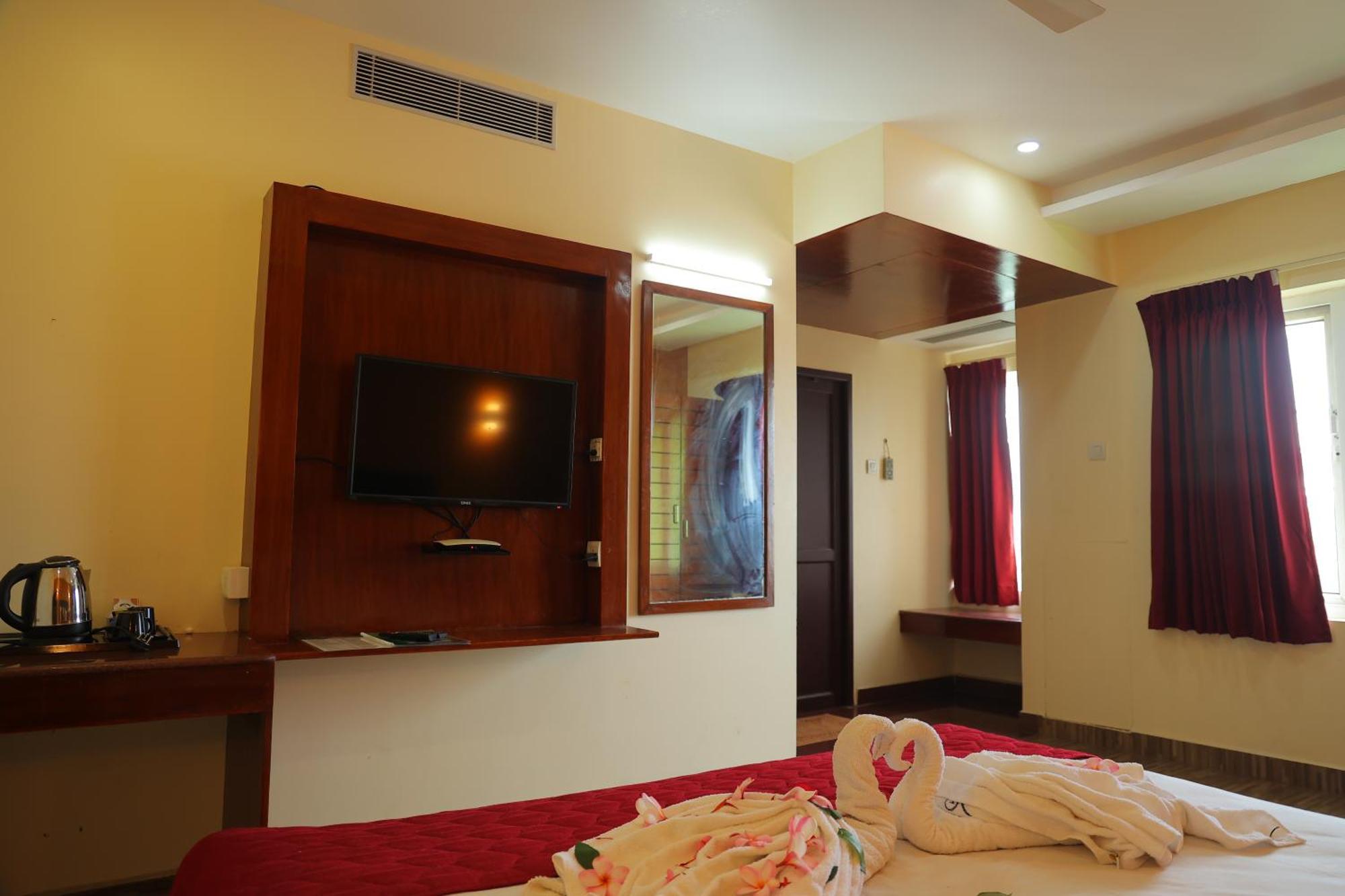 Pondy Southern Residency Puduccseri Kültér fotó