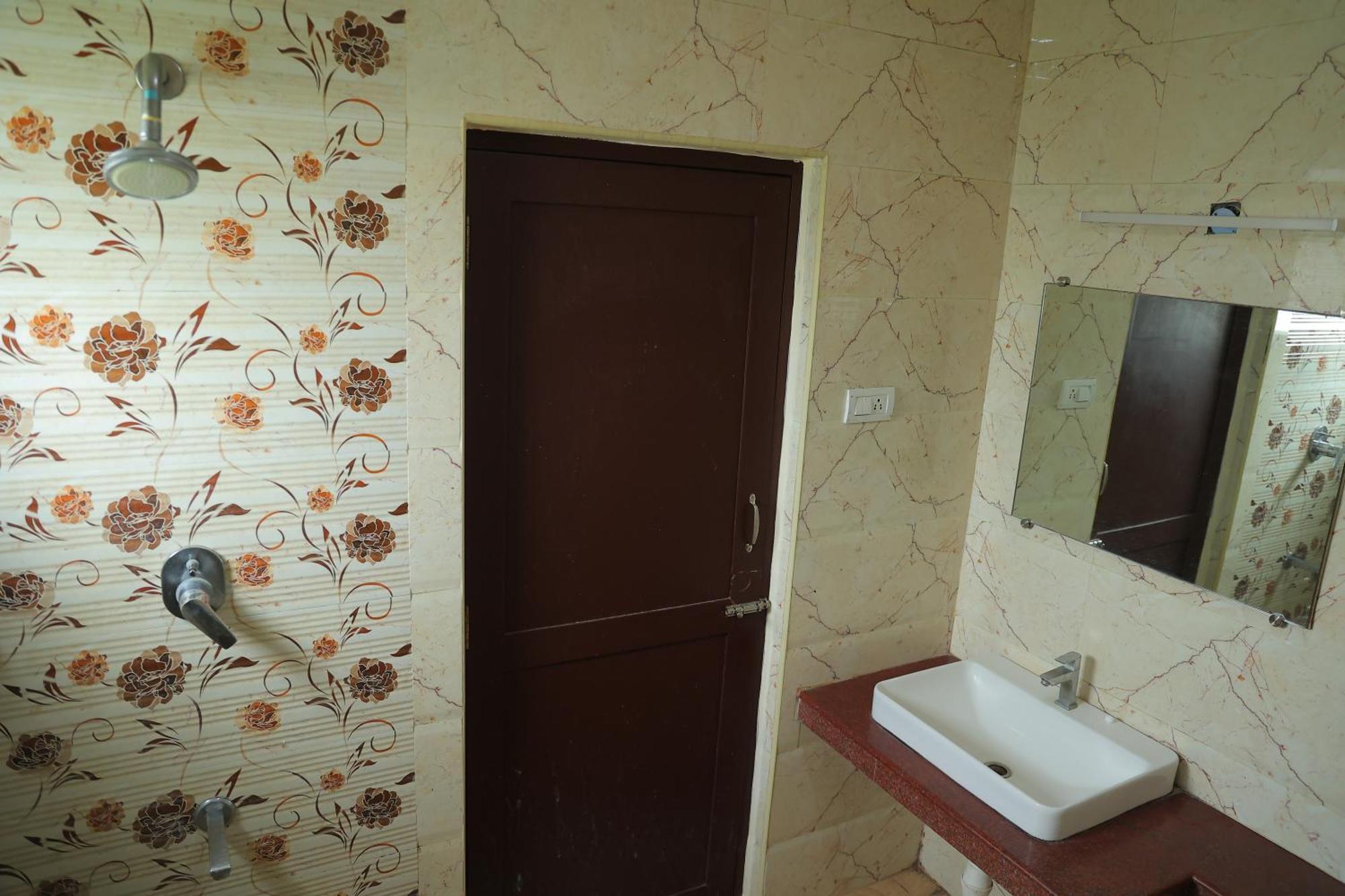 Pondy Southern Residency Puduccseri Kültér fotó