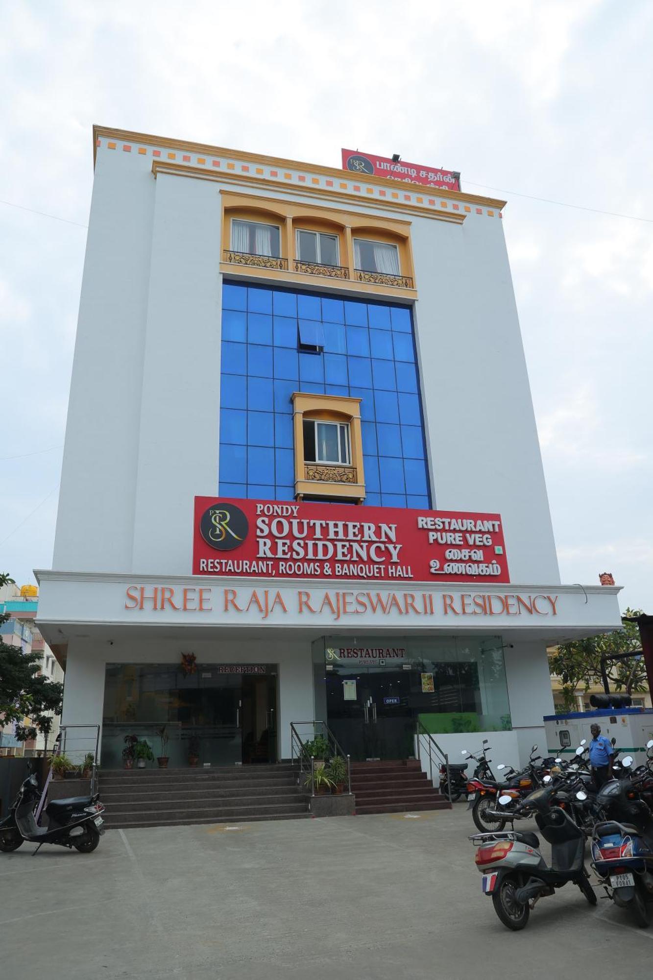 Pondy Southern Residency Puduccseri Kültér fotó