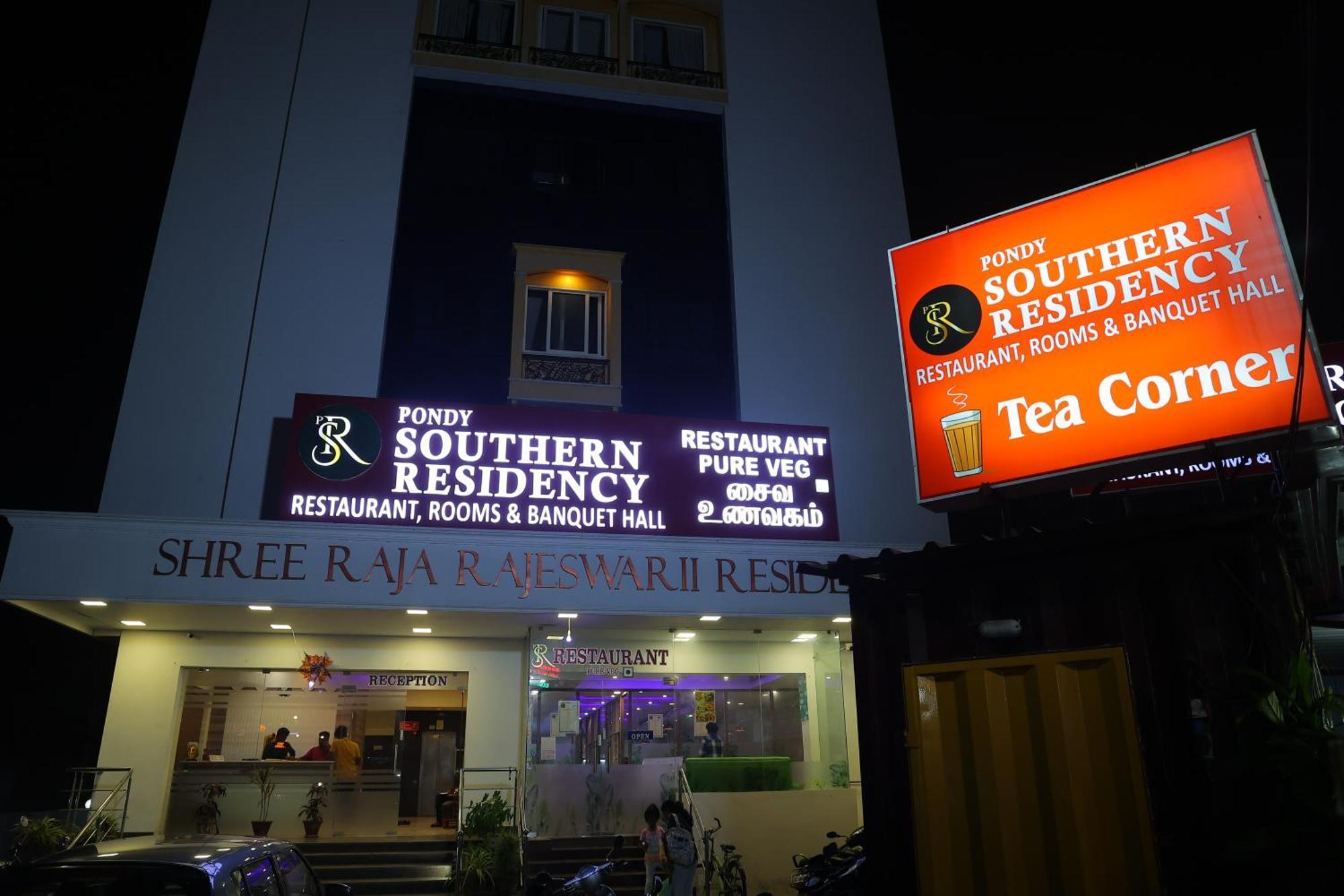 Pondy Southern Residency Puduccseri Kültér fotó
