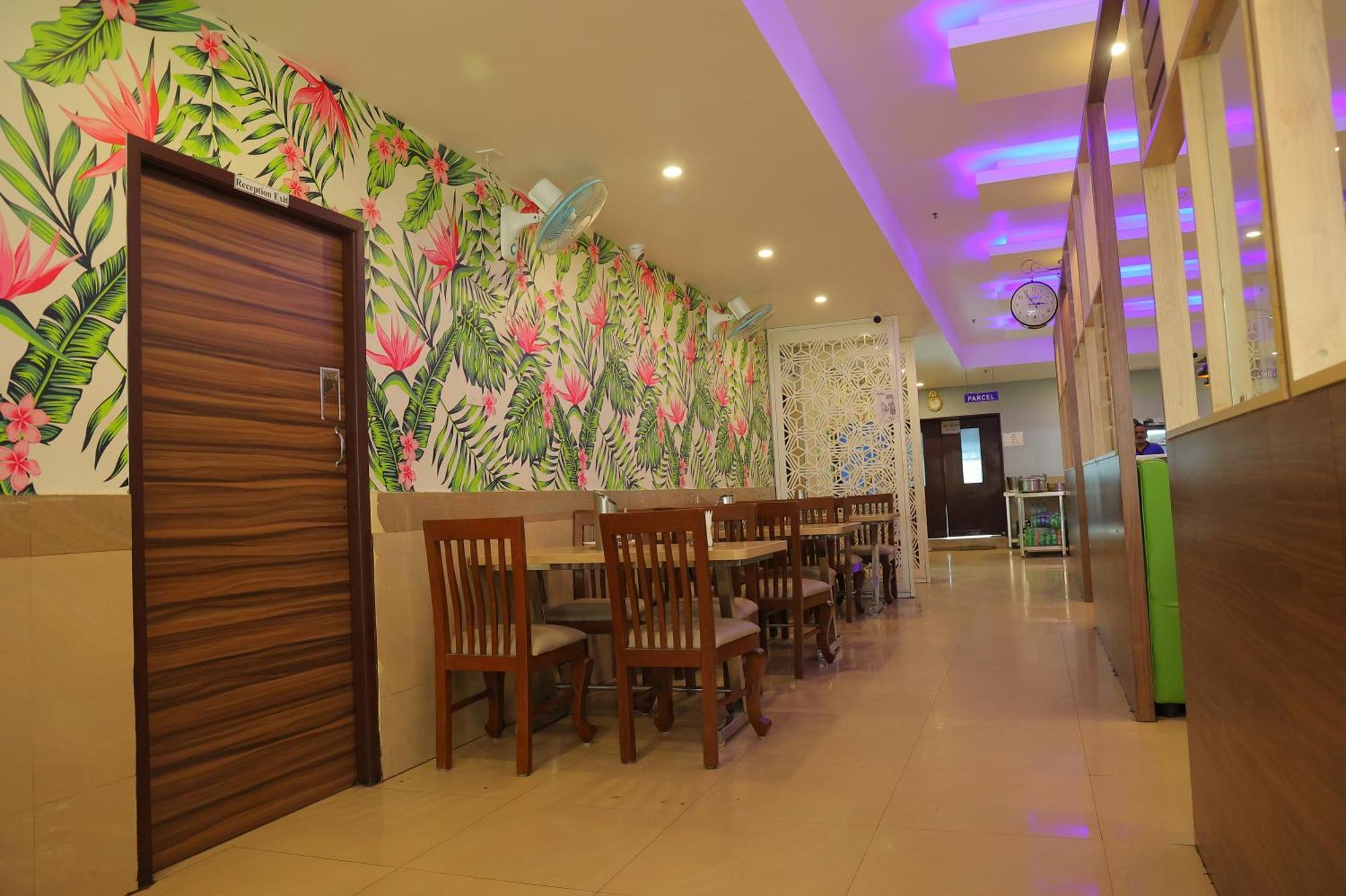 Pondy Southern Residency Puduccseri Kültér fotó